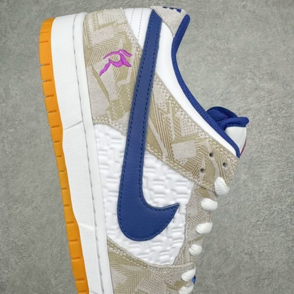 X Rayssa Leal Sb Dunk Sneakers In White - Image 5