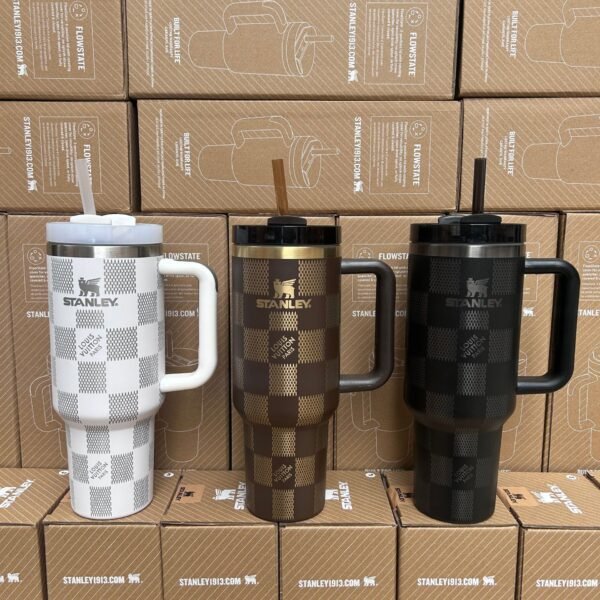 Stanley lv 40 oz Holographic Thermal Cup – Shine, Style, and Comfort in Every Sip - Image 2
